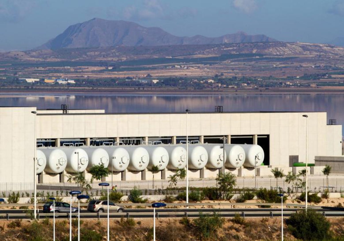 Instalaciones de la planta desalinizadora de Torrevieja, en una imagen de archivo.