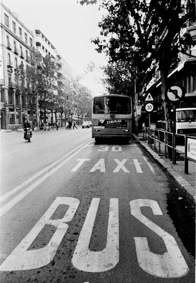 Un curioso viaje en imágenes por los cien años del autobús urbano en Córdoba