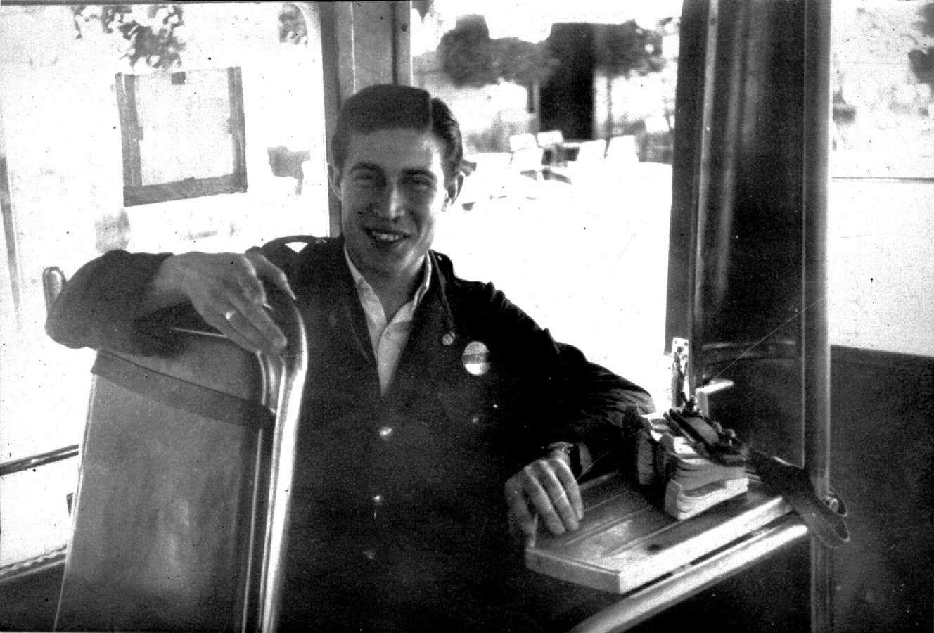 Un curioso viaje en imágenes por los cien años del autobús urbano en Córdoba