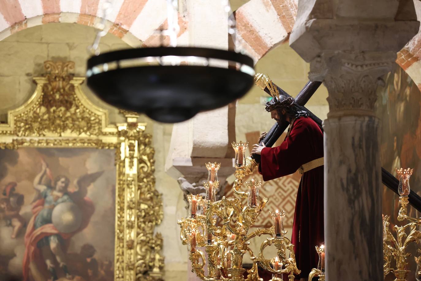 El Vía Crucis de las cofradías con Jesús del Buen Suceso de Córdoba, en imágenes