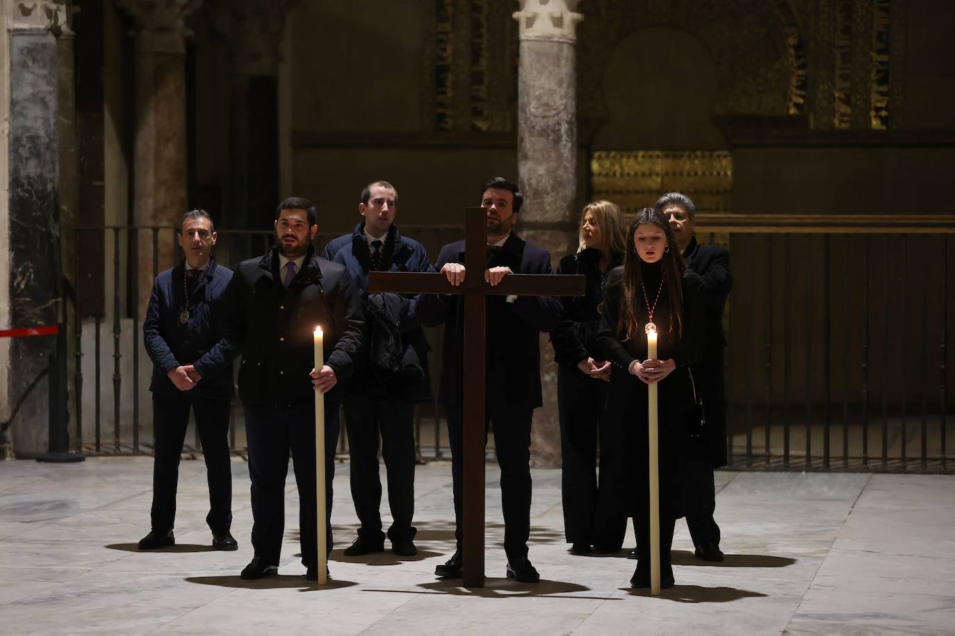 El Vía Crucis de las cofradías con Jesús del Buen Suceso de Córdoba, en imágenes
