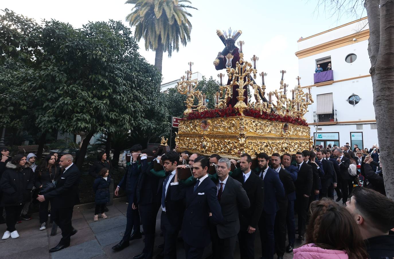 El elegante traslado del Señor del Buen Suceso a la Catedral de Córdoba, en imágenes