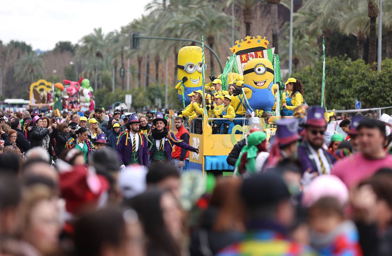 La colorida Cabalgata del Carnaval de Córdoba, en imágenes