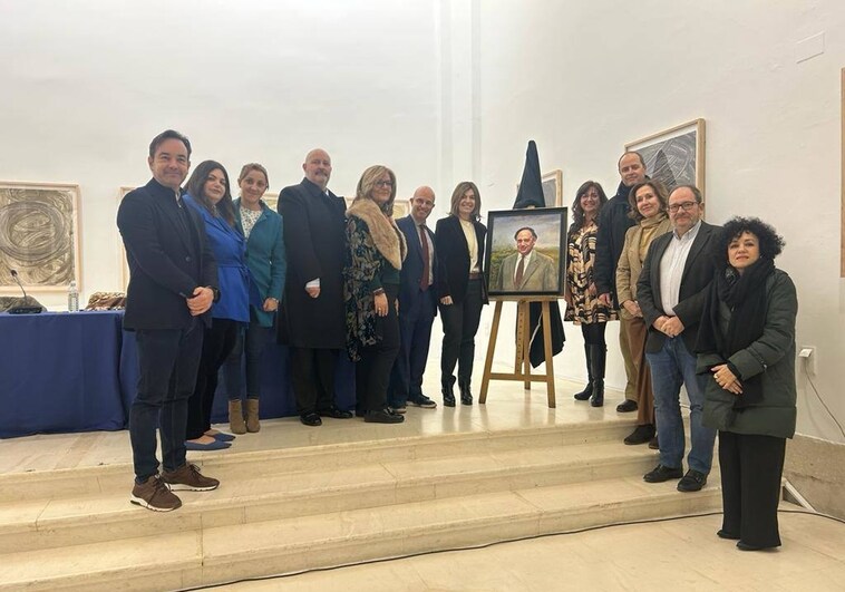 Xandra Falcó recoge en Cuenca el premio otorgado a su padre por el Instituto de Cultura Gastronómica regional