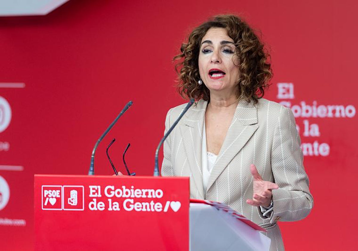 La vicesecretaria general del PSOE y ministra de Hacienda, María Jesús Montero