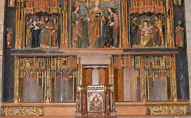 Detalle de los huecos del retablo mayor donde estaban ubicadas las tallas