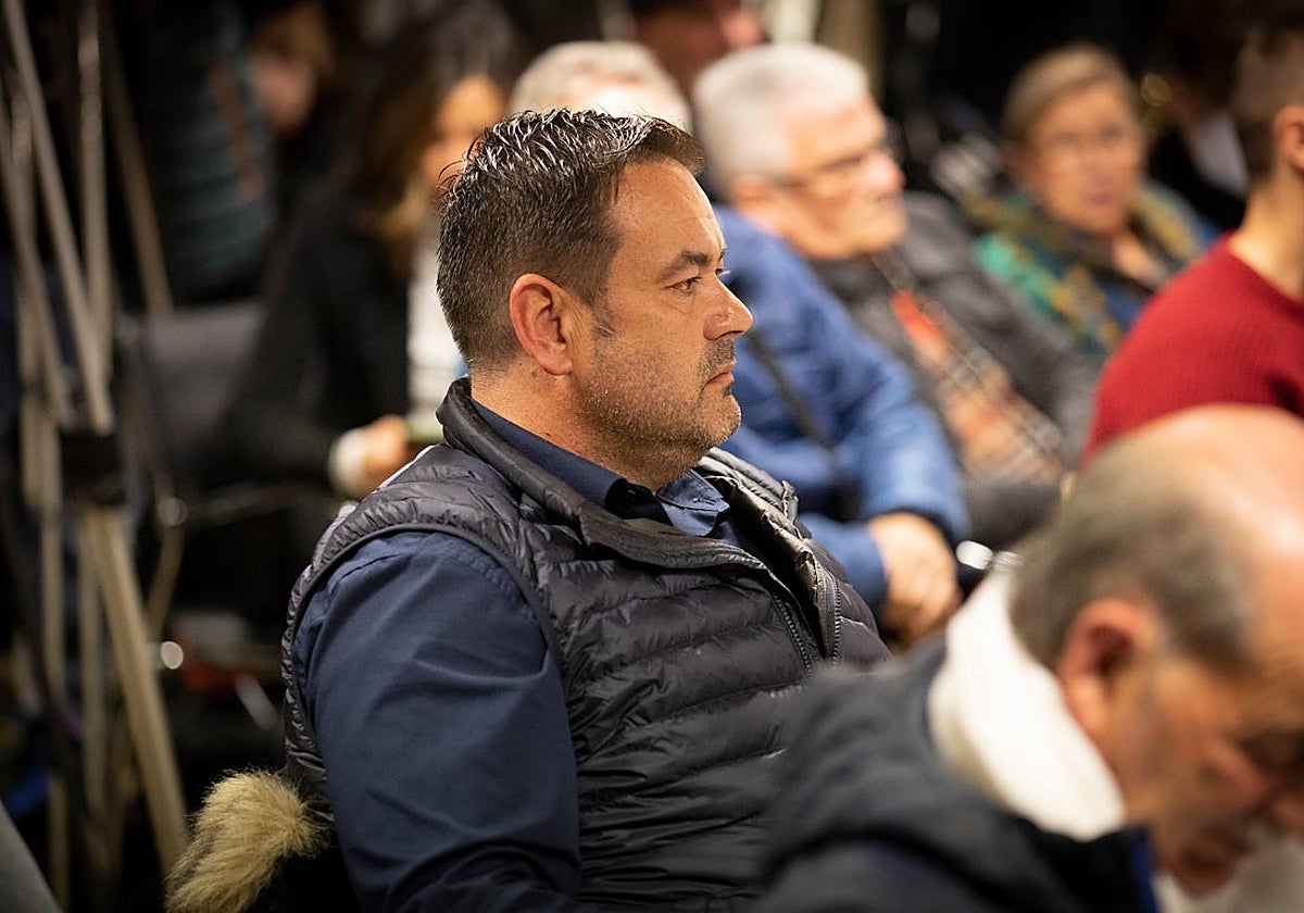 El marido de la concejal secuestrada durante el pleno extraordinario de este miércoles en Maracena