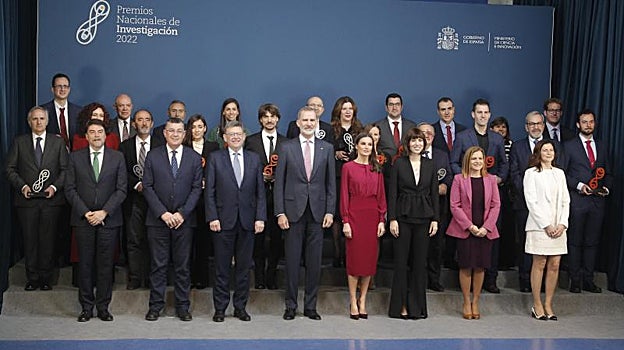 Los monarcas en la entrega de los Premios Nacionales de Investigación.