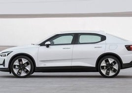 Polestar ofrece probar su nueva berlina eléctrica en Málaga con un 'concesionario efímero' en el Muelle Uno