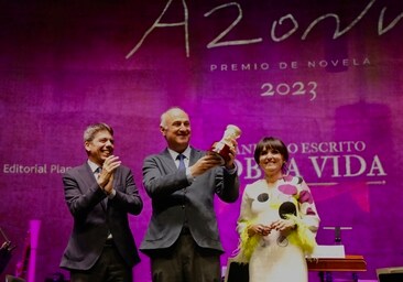 Fernando Benzo gana el Premio Azorín de Novela con 'Los perseguidos', un  relato sobre corrupción y bajos fondos