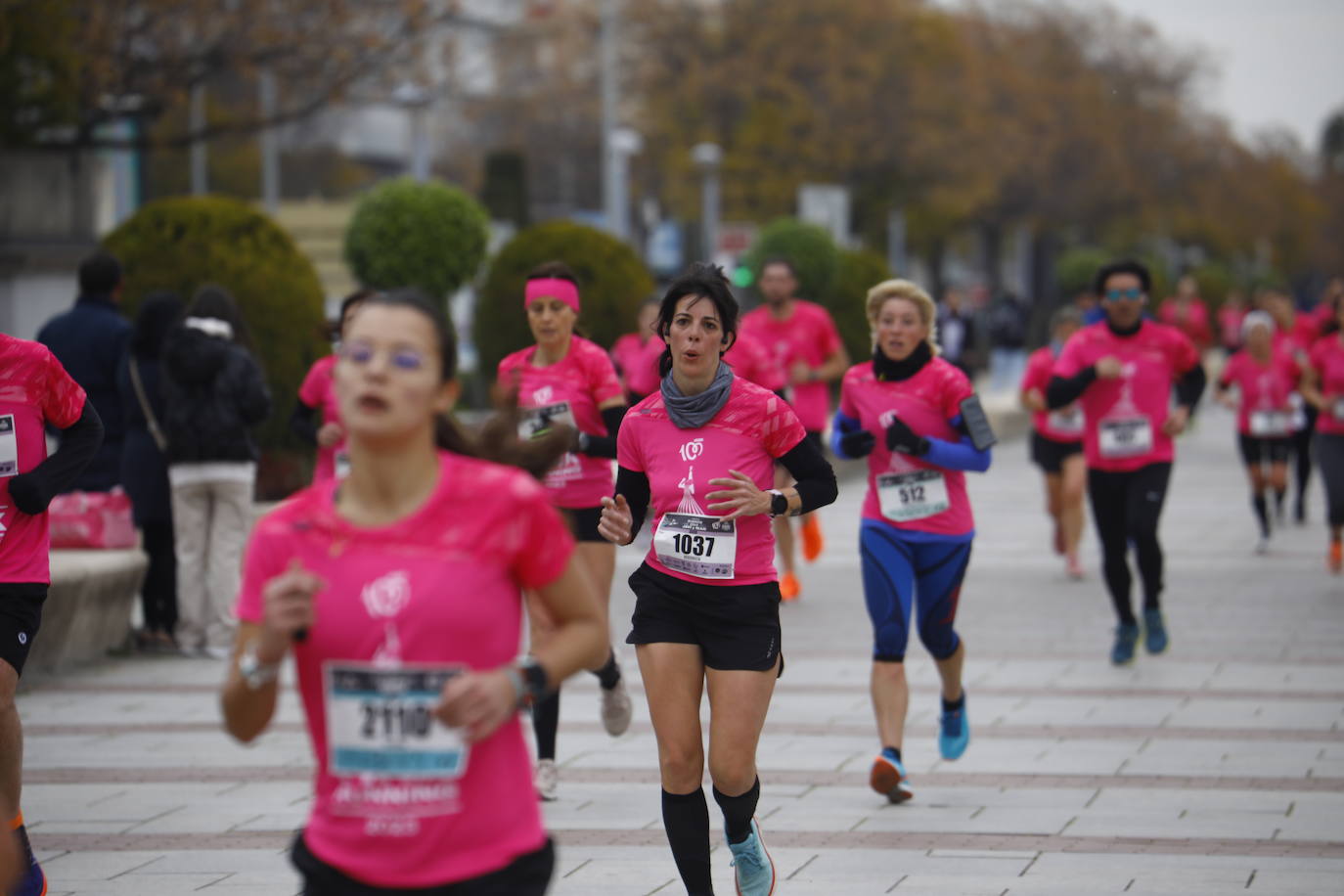 La populosa &#039;Pink Running&#039; en Córdoba, en imágenes
