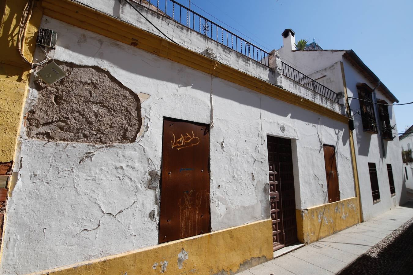 El deterioro de San Agustín y el riesgo de las casas okupas, en imágenes