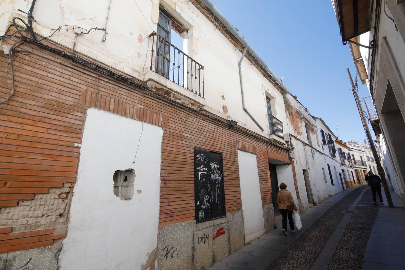 El deterioro de San Agustín y el riesgo de las casas okupas, en imágenes