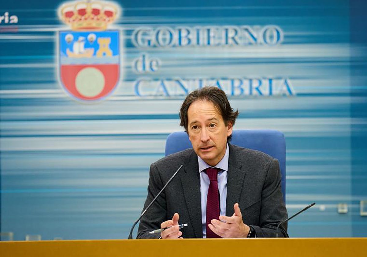 El ya dimitido consejero de Obras Públicas de Cantabria, José Luis Gochicoa, este lunes