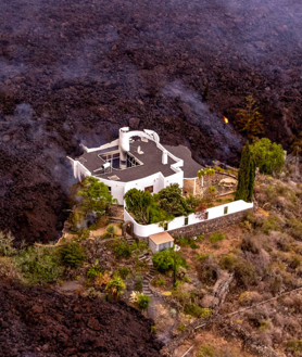 Imagen secundaria 2 - Viviendas en La Palma, bajo las coladas de lava de Cumbre Vieja