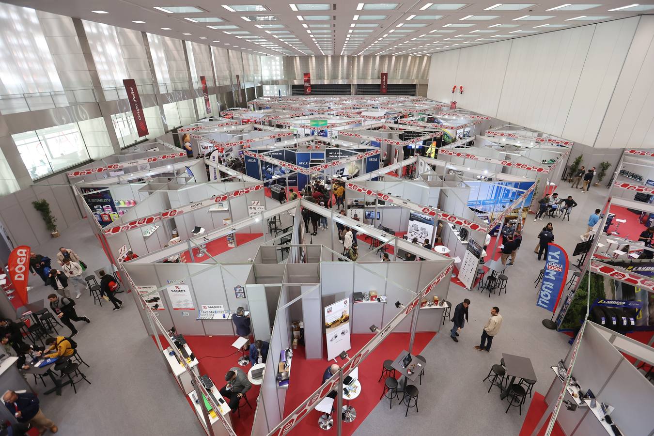 La Feria del Grupo Peña en Córdoba y el estreno del CEFCC, en imágenes