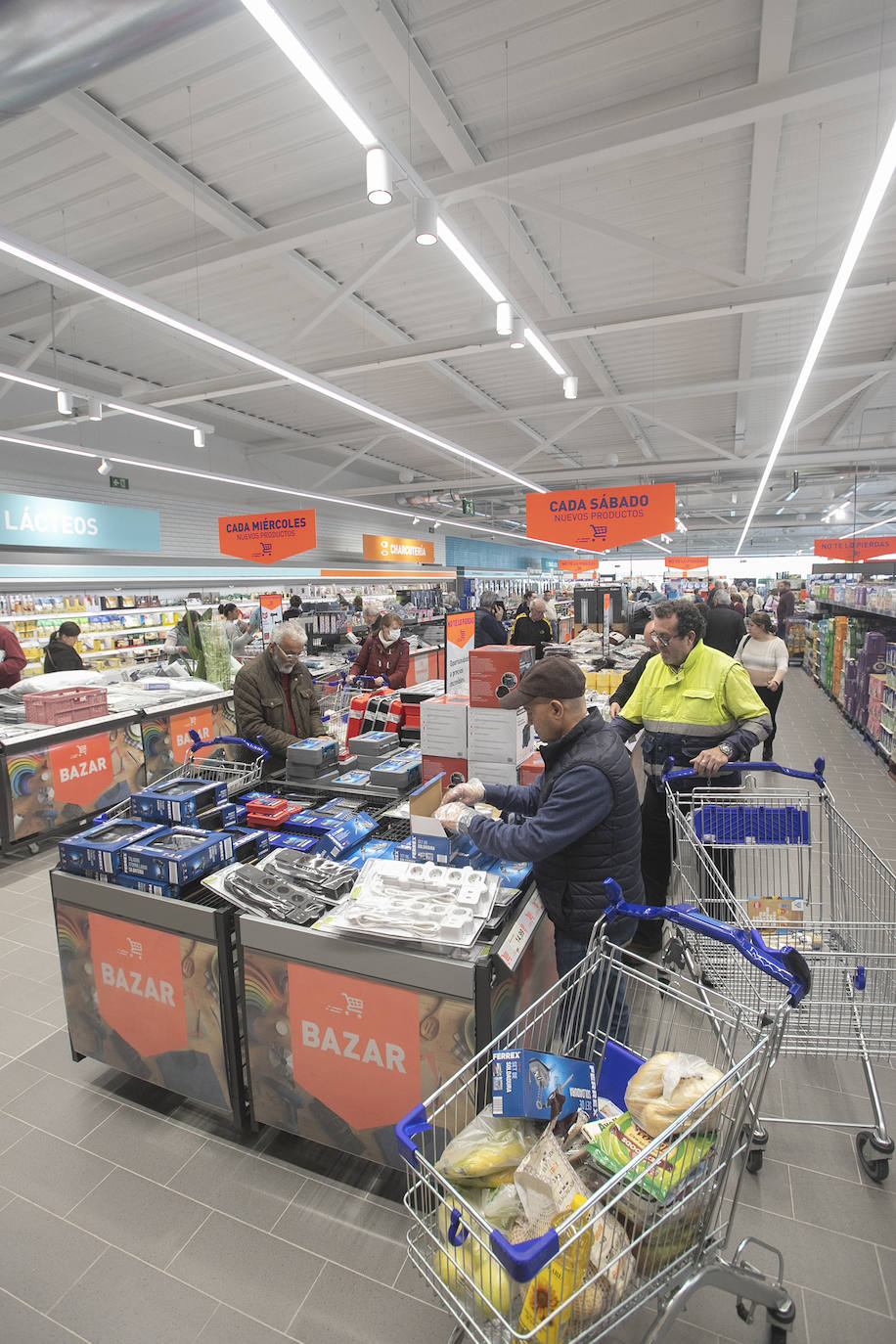 La inauguración del nuevo Aldi del polígono Pedroches, en imágenes