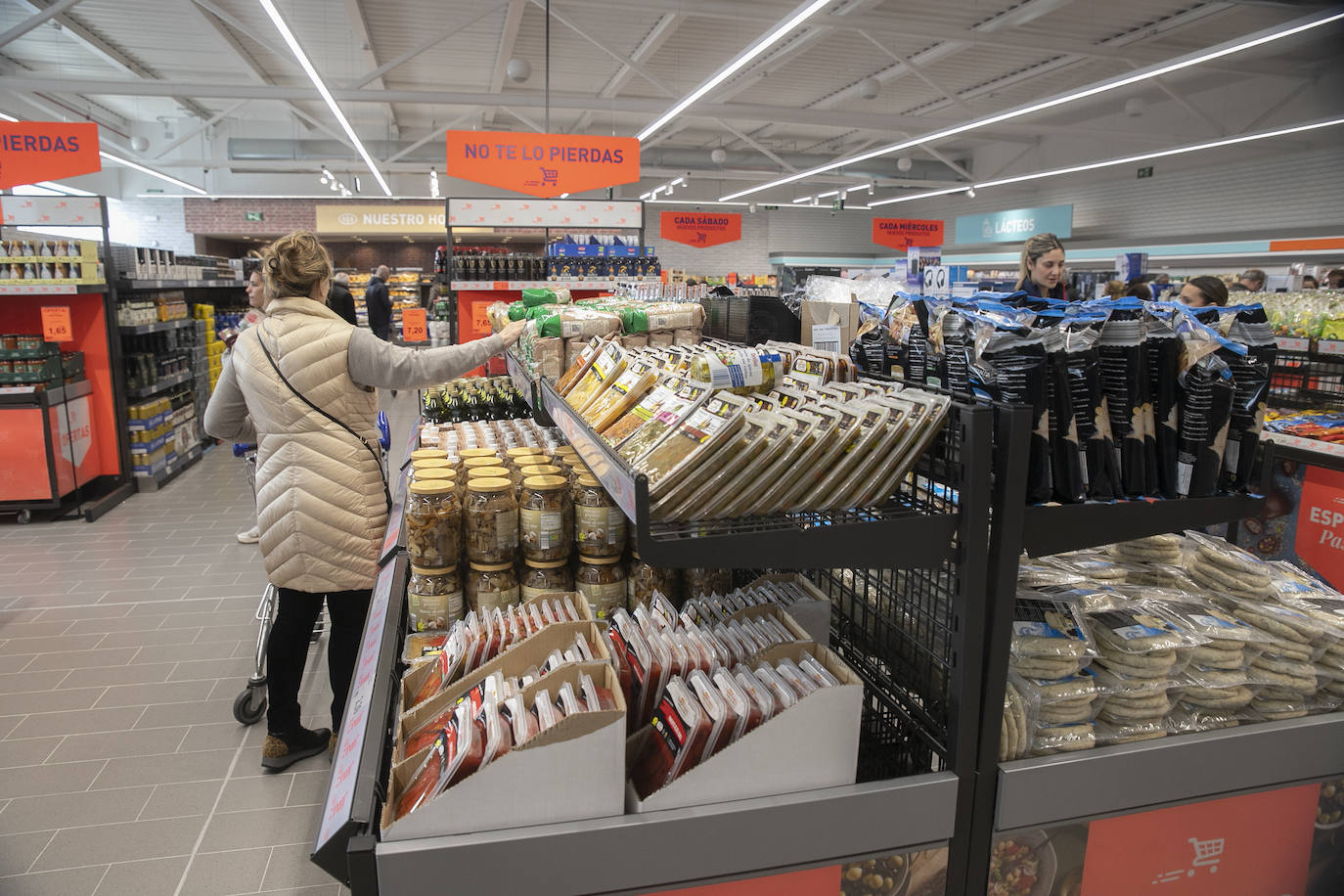 La inauguración del nuevo Aldi del polígono Pedroches, en imágenes