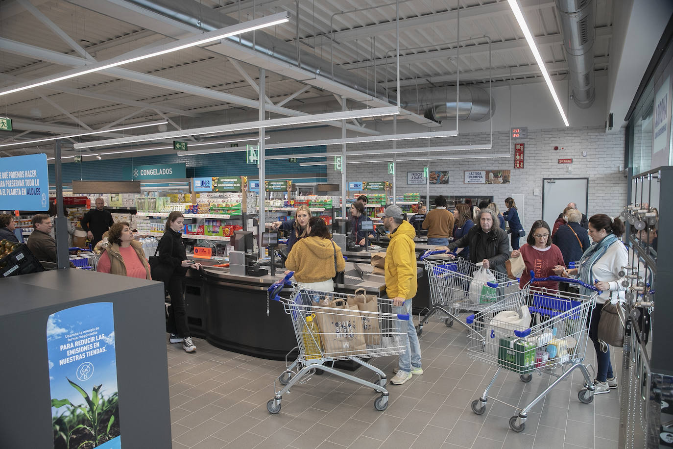 La inauguración del nuevo Aldi del polígono Pedroches, en imágenes