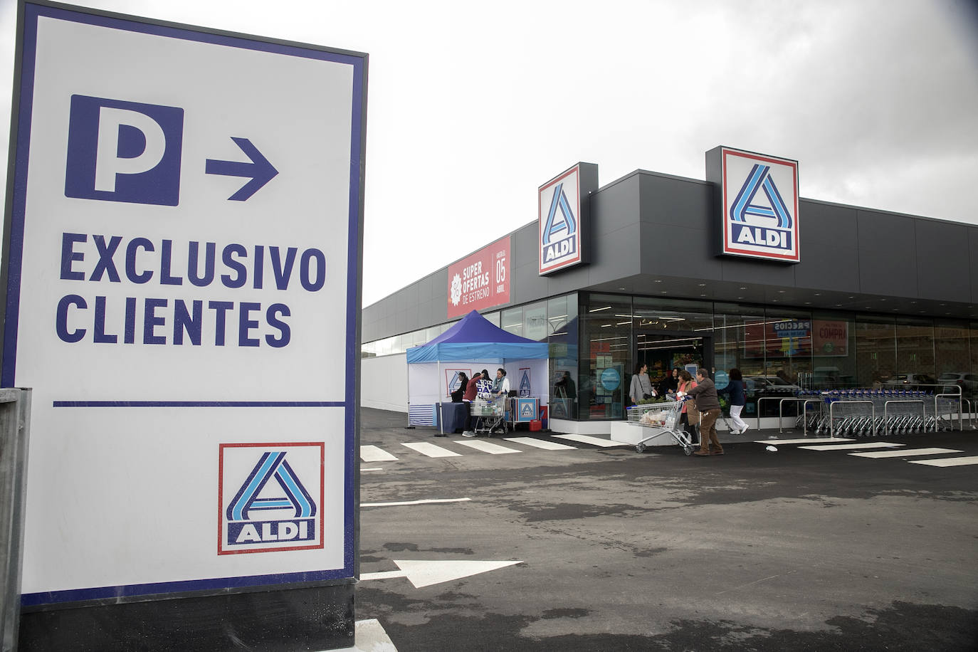 La inauguración del nuevo Aldi del polígono Pedroches, en imágenes