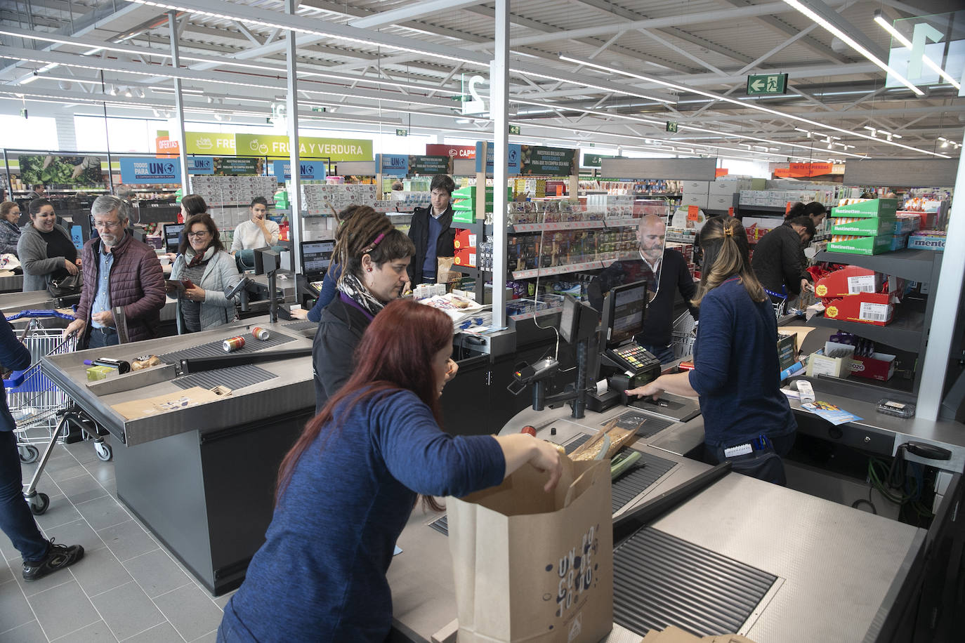 La inauguración del nuevo Aldi del polígono Pedroches, en imágenes