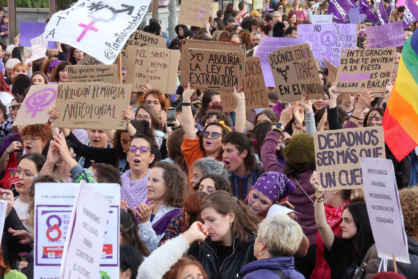 La reivindicativa manifestación del 8-M en Córdoba, en imágenes