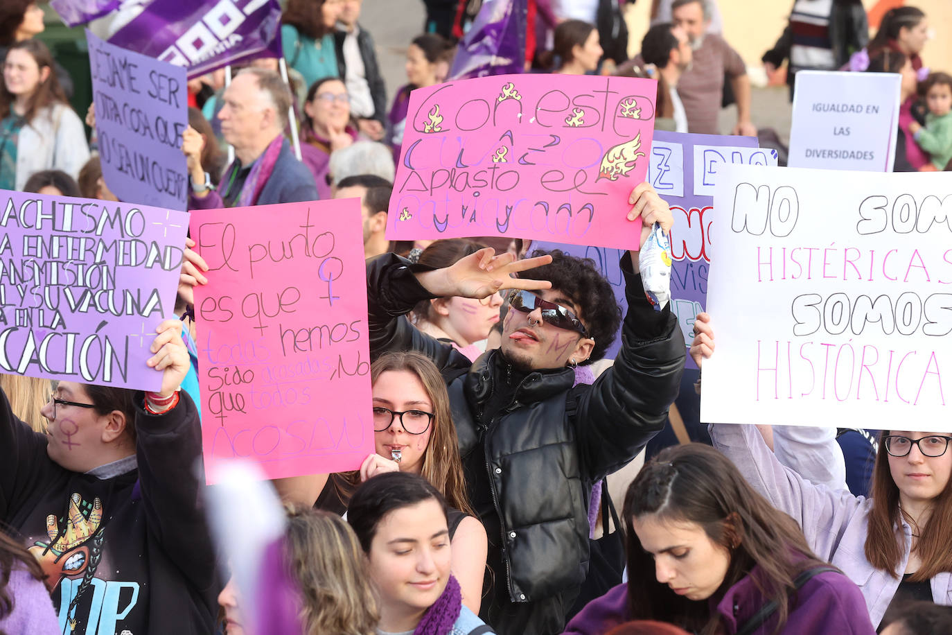 La reivindicativa manifestación del 8-M en Córdoba, en imágenes