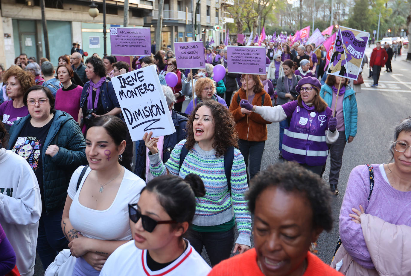 La reivindicativa manifestación del 8-M en Córdoba, en imágenes