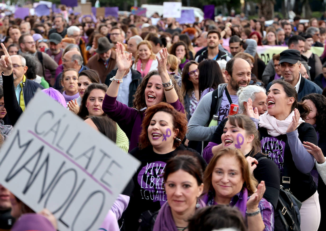 La reivindicativa manifestación del 8-M en Córdoba, en imágenes