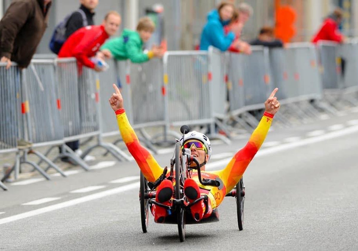 Miguel García-Maquina, ciclista y medallista paralímpico