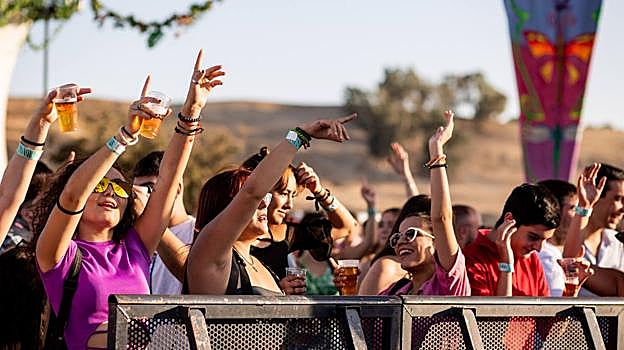 Público asistente al concierto que organizó Eventos Califa en septiembre en el Arenal