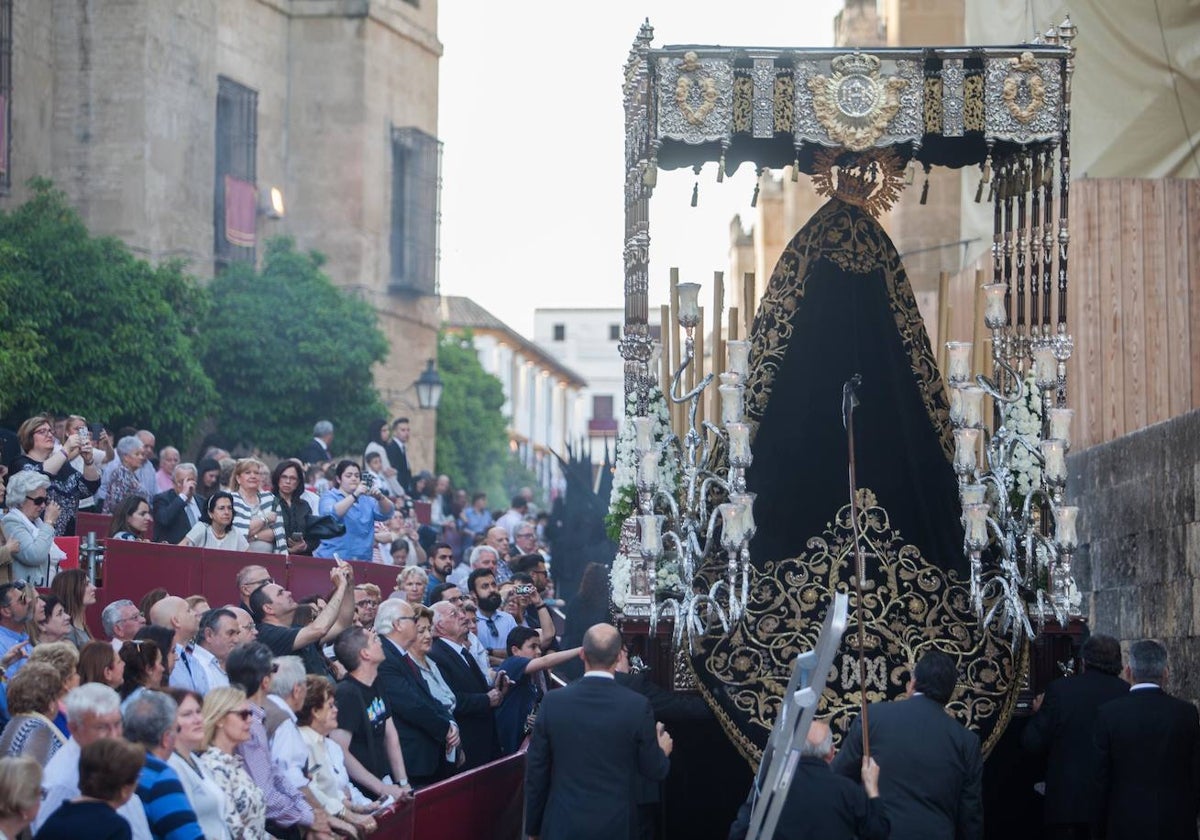 Palio de María Santísima Nazarena, en la carrera oficial en 2017