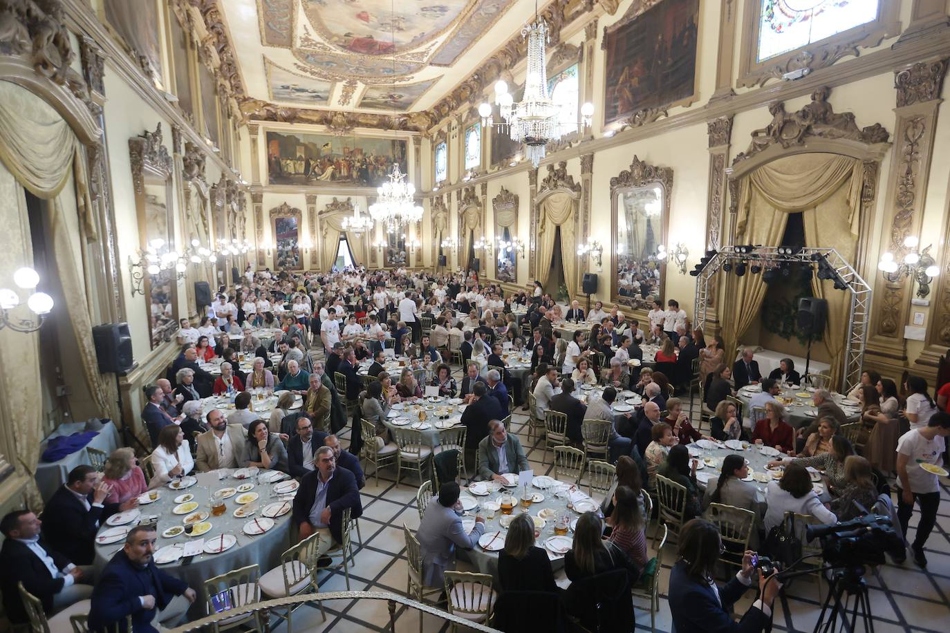 El almuerzo solidario de la Fundación Bangassou, en imágenes
