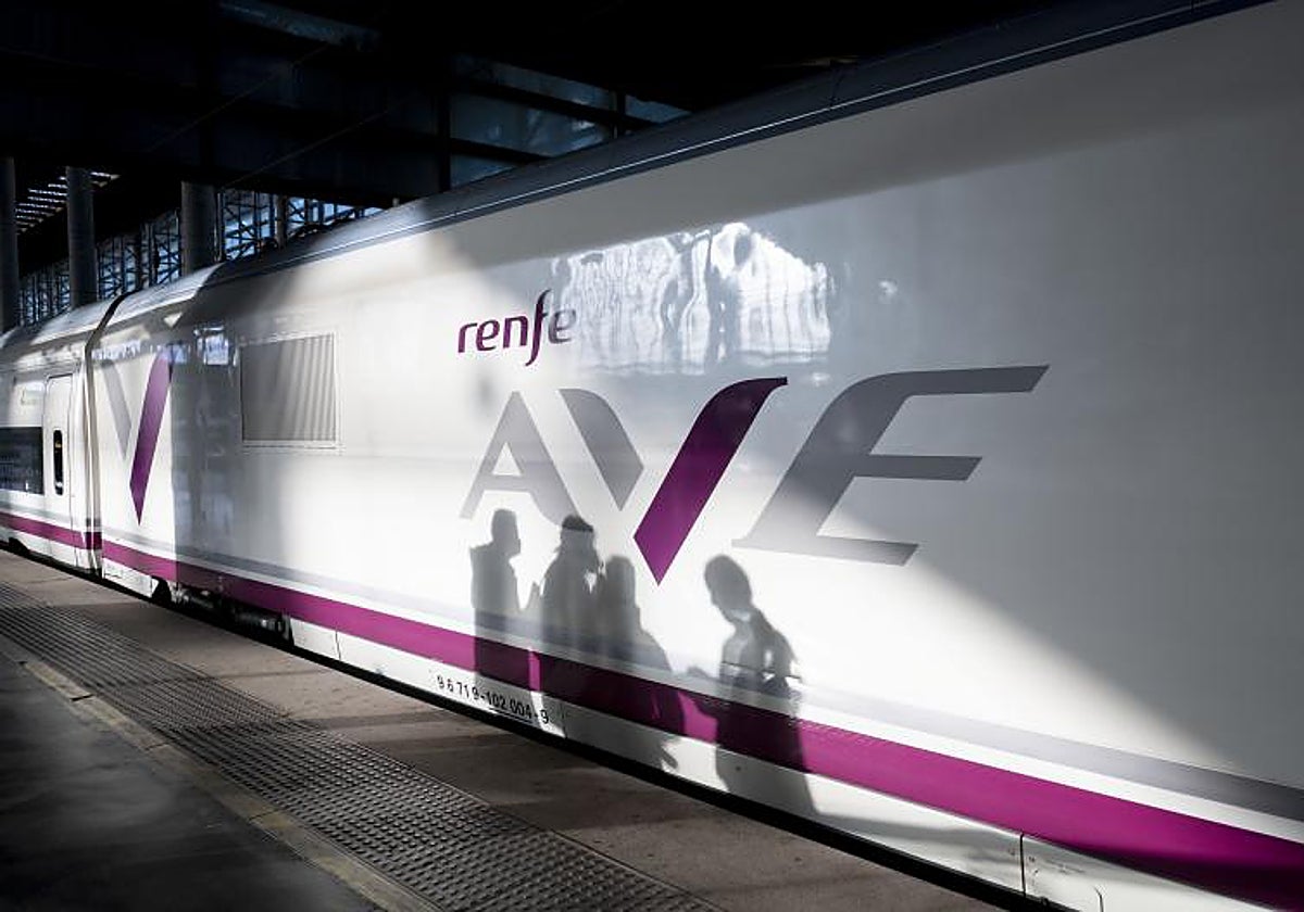 Imagen de archivo de un tren AVE de Renfe