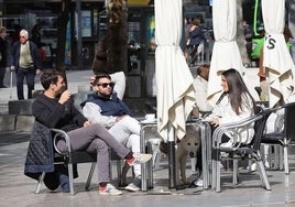 El tiempo en Córdoba |La primavera adelantada se toma un descanso este martes, bajando las máximas a 23 grados