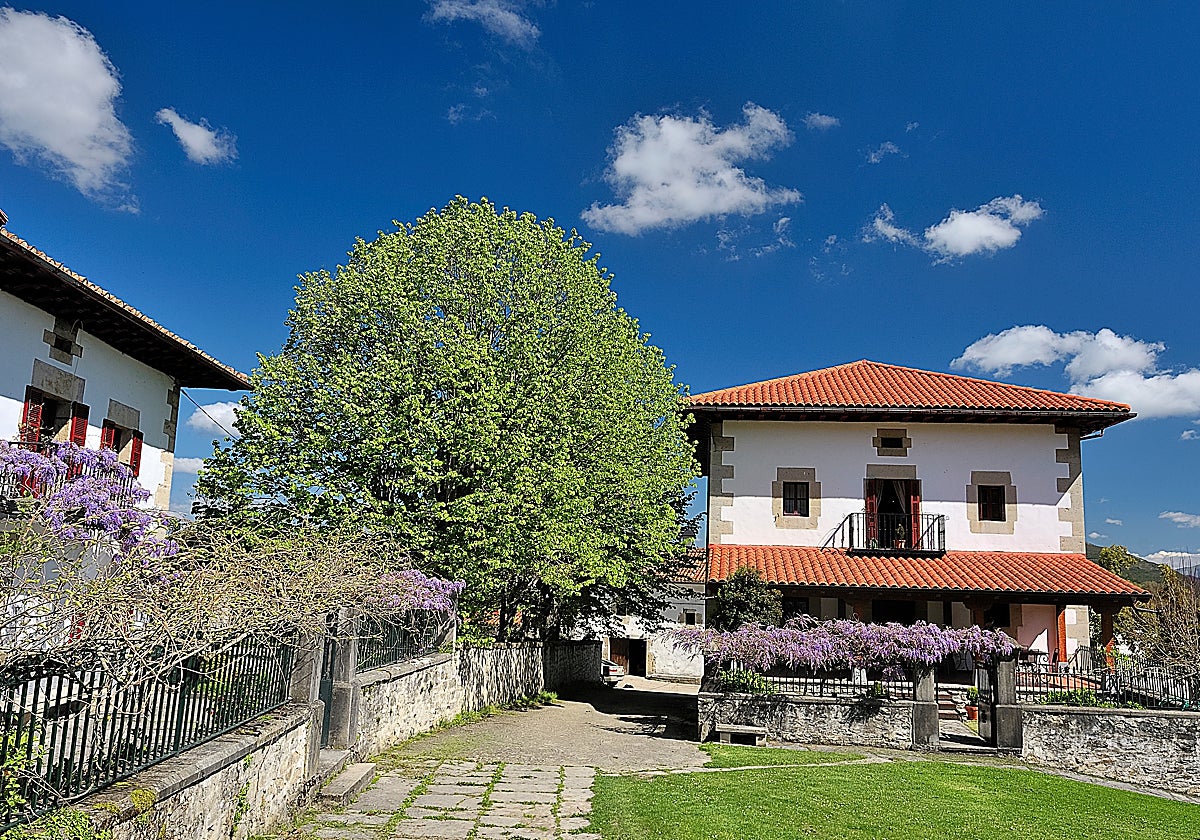 Fotografía de una casa en zona rural