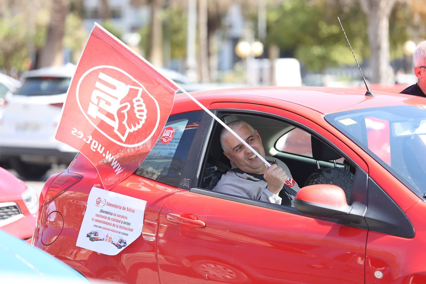 La caravana de protesta por la mejora del servicio de ambulancias en Córdoba, en imágenes