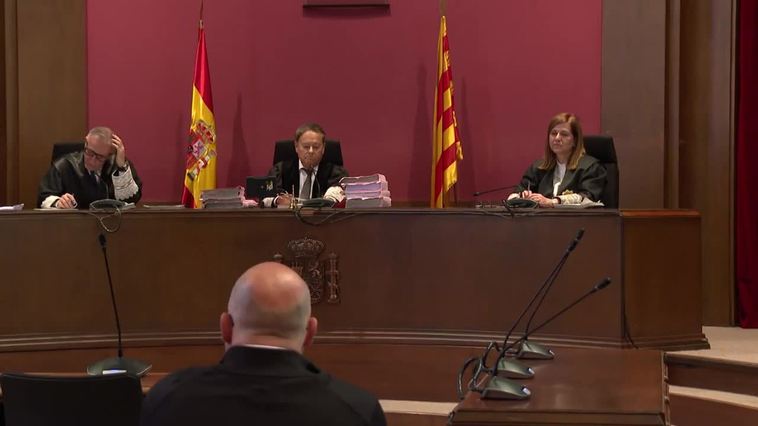 El TSJC repite el juicio a cuatro exmiembros de la Mesa de Forcadell