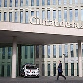 Investigan un robo en casa de la juez del caso Negreira