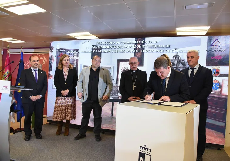 Junta, Diputación y Obispado  firman un convenio para mantener el patrimonio cultural