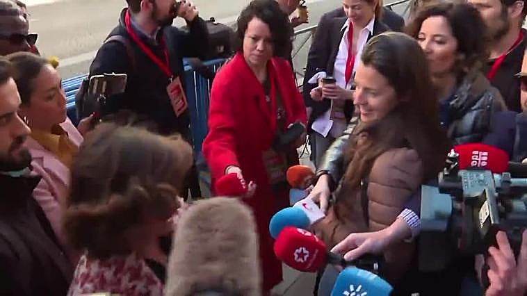 Carmen Calvo ve "resuelta" la disputa por la reforma del 'sí es sí'