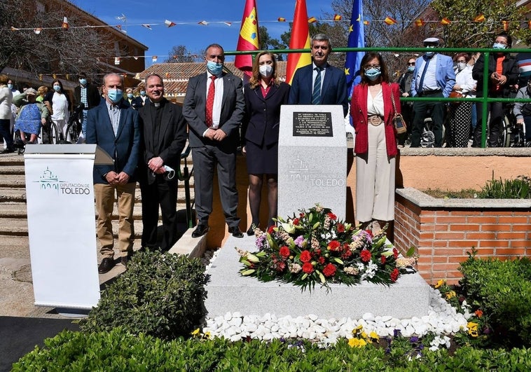 Monolito en recuerdo por las víctimas del Covid en la residencia San José