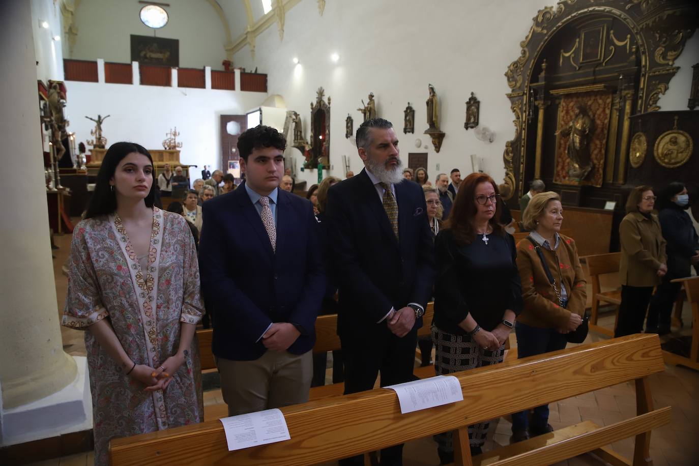 Los tres nuevos apóstoles junto al Señor de la Salud de Córdoba, en imágenes