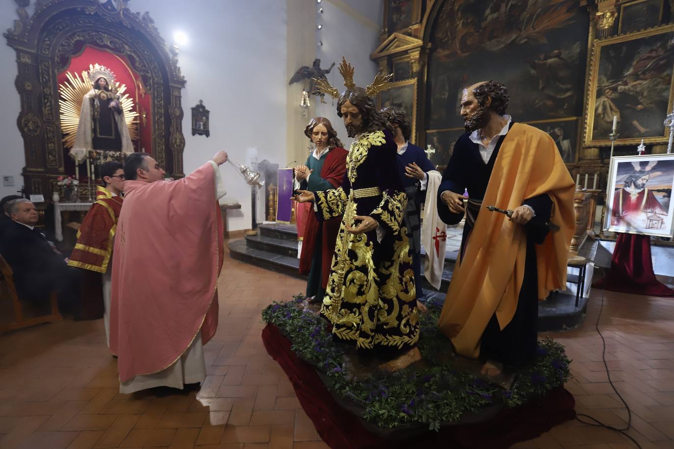Los tres nuevos apóstoles junto al Señor de la Salud de Córdoba, en imágenes