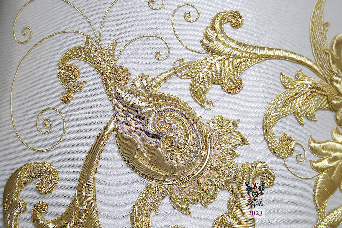 En imágenes, la nueva saya de la Virgen de las Lágrimas de Córdoba, al detalle