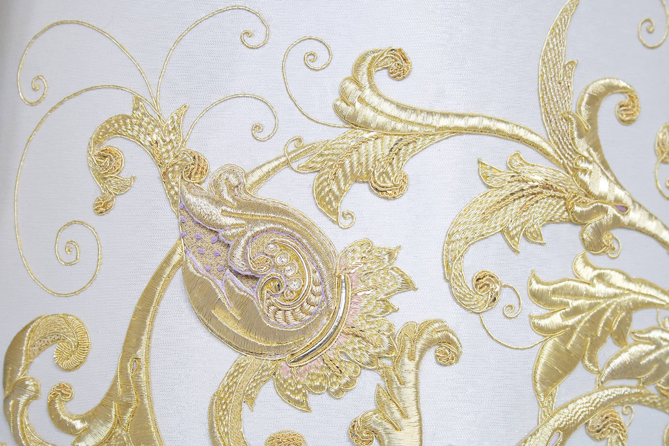 En imágenes, la nueva saya de la Virgen de las Lágrimas de Córdoba, al detalle