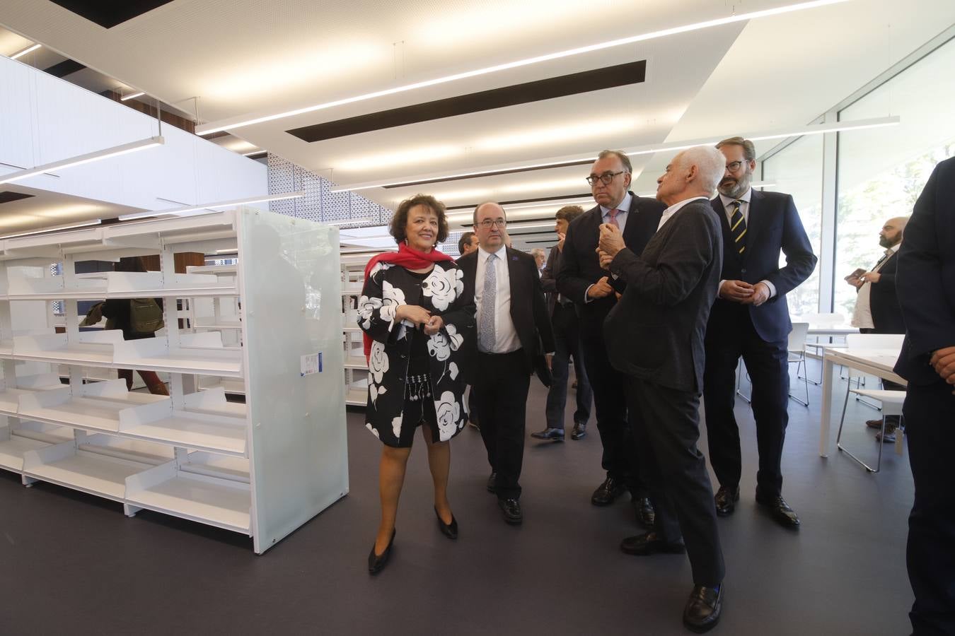 Fotos | El Gobierno entrega a la Junta de Andalucía la nueva Biblioteca de Córdoba