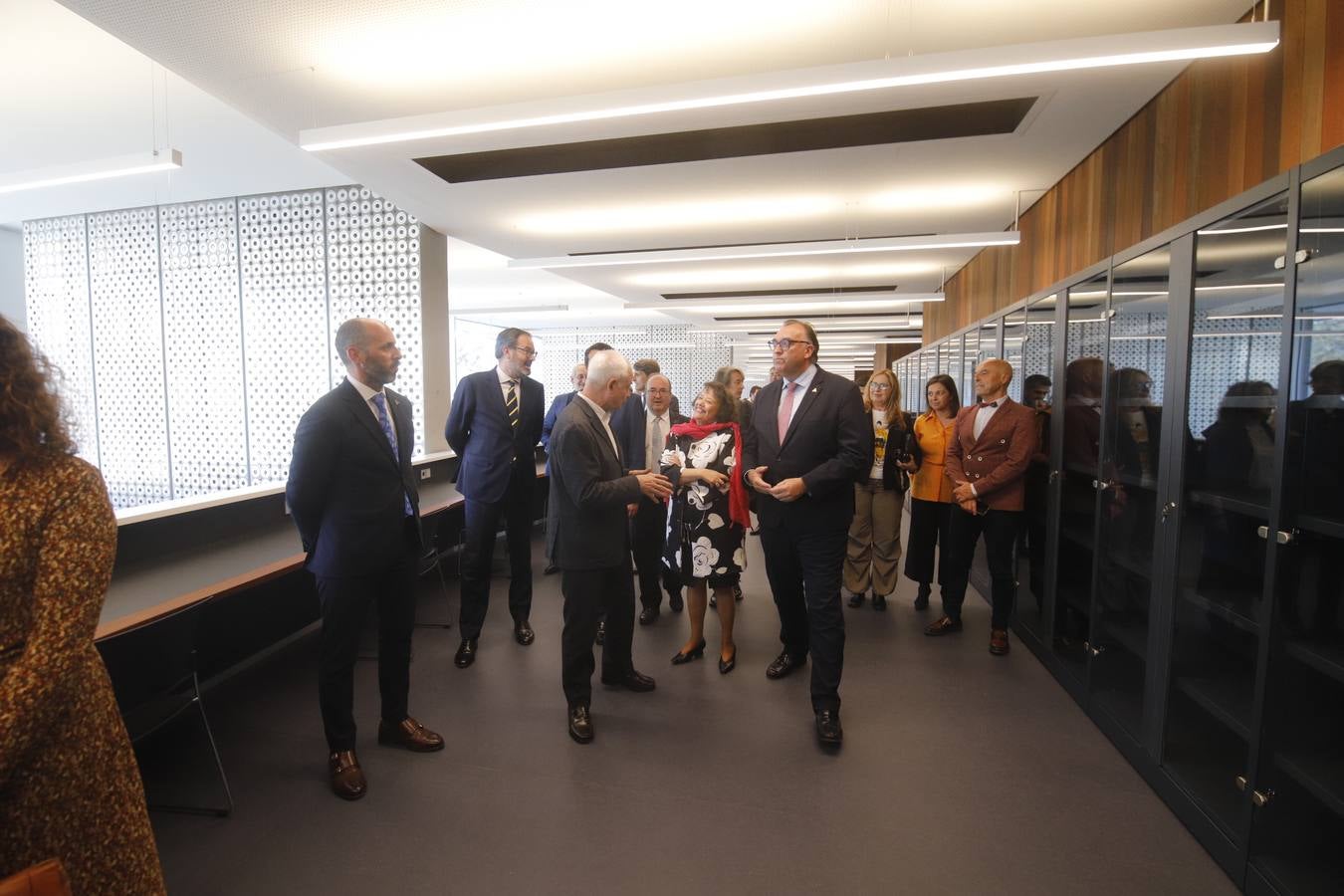 Fotos | El Gobierno entrega a la Junta de Andalucía la nueva Biblioteca de Córdoba