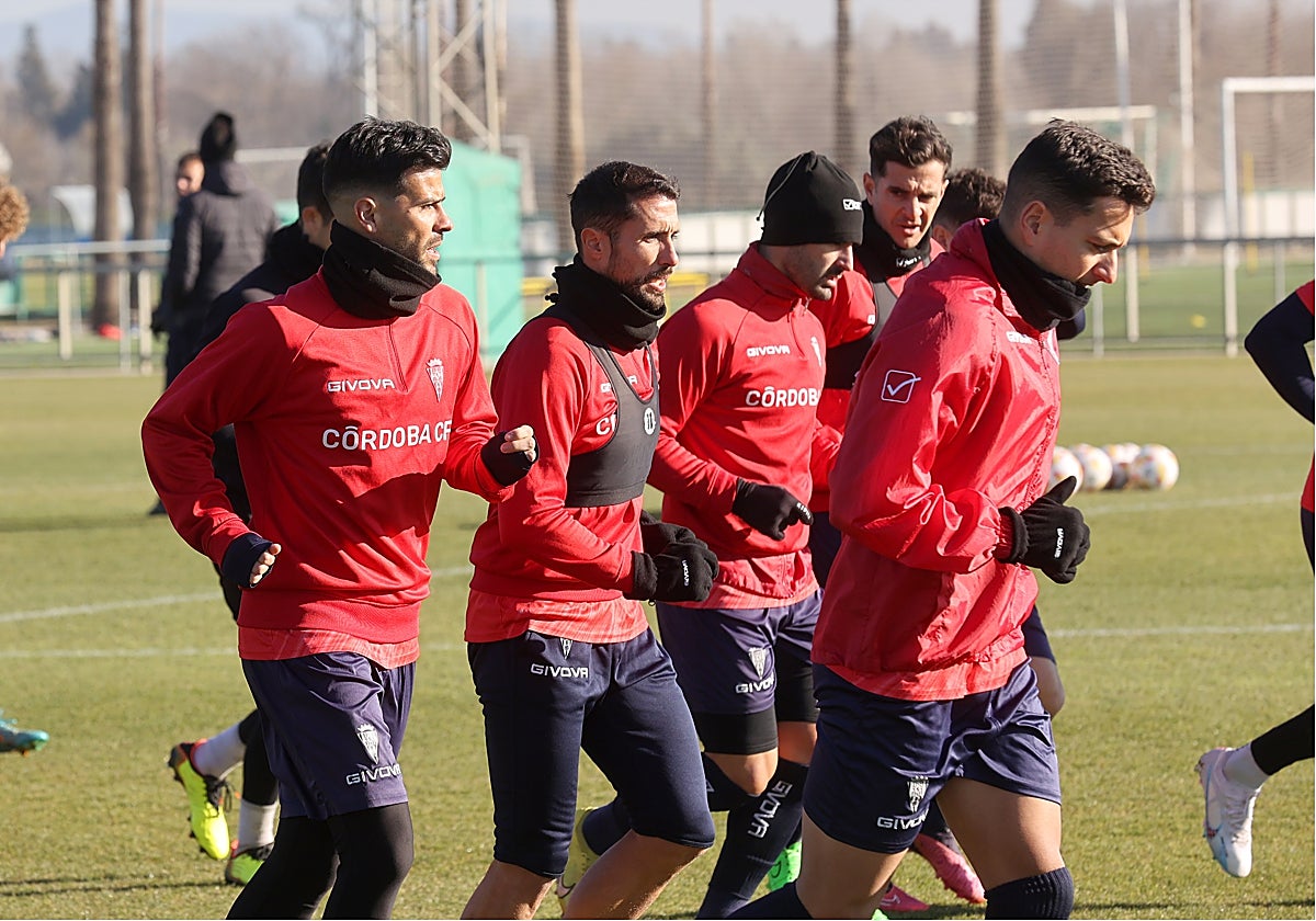 Los jugadores el Córdoba entrenan en la Ciudad Deportiva
