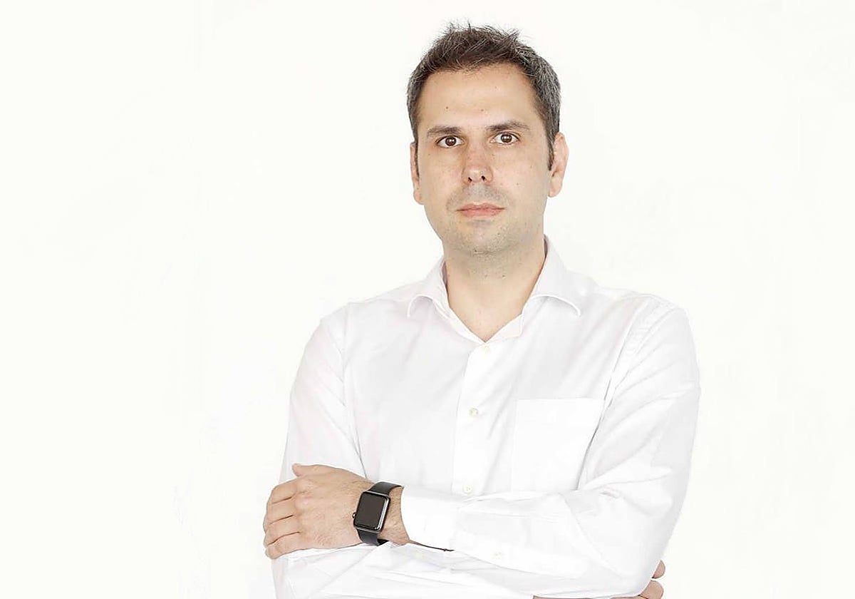 Imagen del fundador y CEO de Wealth Reader, David Lozano